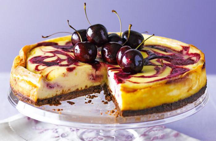 cheesecake με κεράσια και ζαχαρωμένα φρούτα 